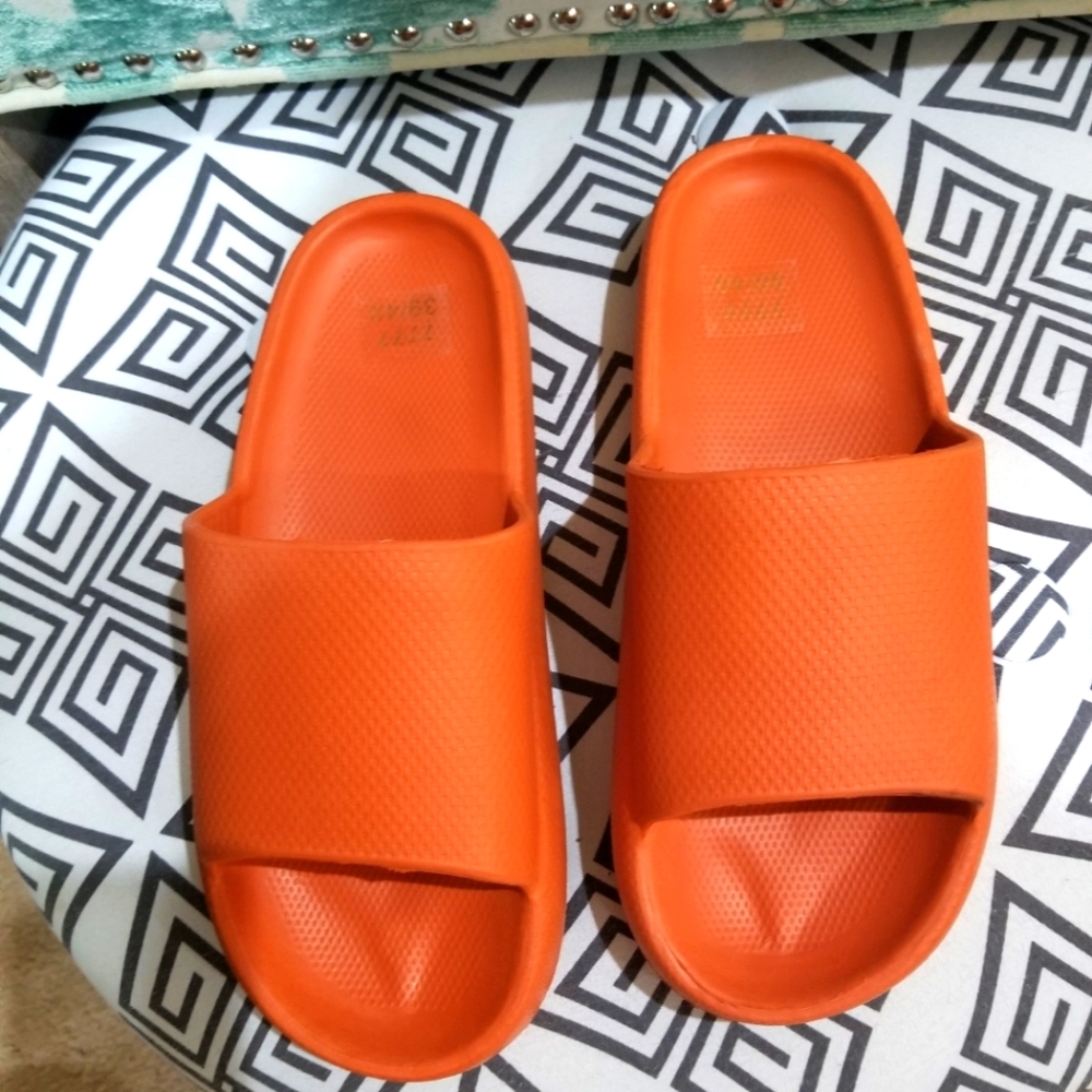 Brand new Boohoo Chunky Slides